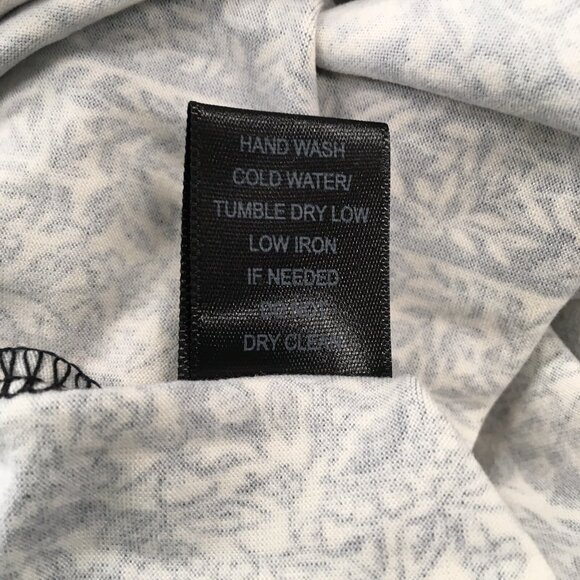 Love Cameron LA Dress Size Medium Black Floral Long Sleeve Stretch Mini Bodycon - Picture 10 of 10